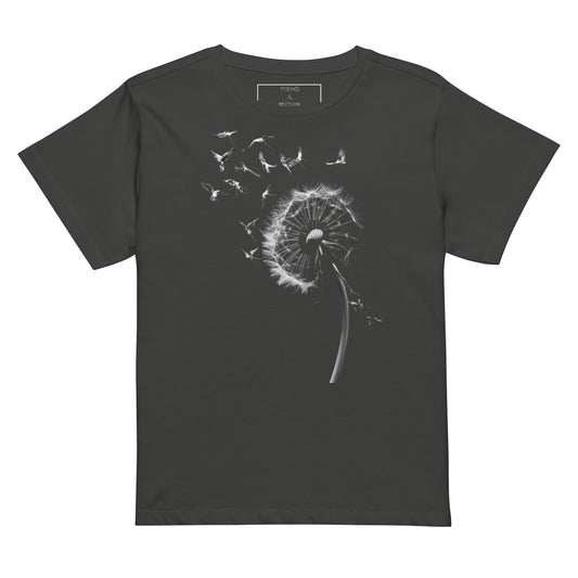 A vintage black tee with a detailed dandelion and bird illustration. Soft, stylish, and perfect for an effortless look.